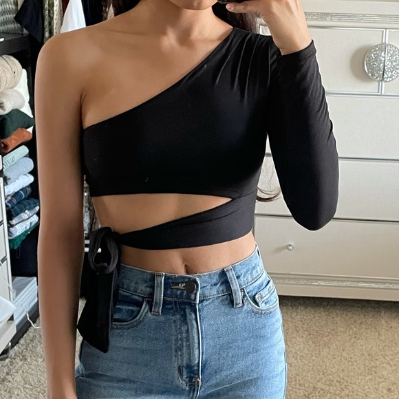 Cut Out Top - Picture 6 of 6